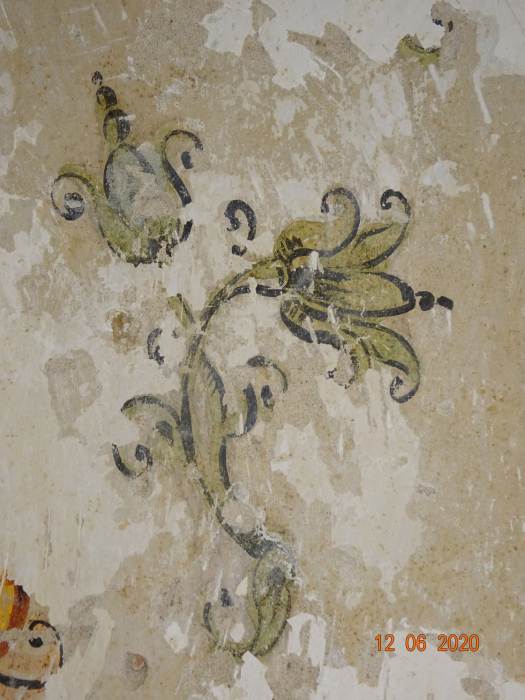03 – Detail nástennej maľby s tulipánovým vzorom, foto: R. Žemberová, KPÚ Trnava