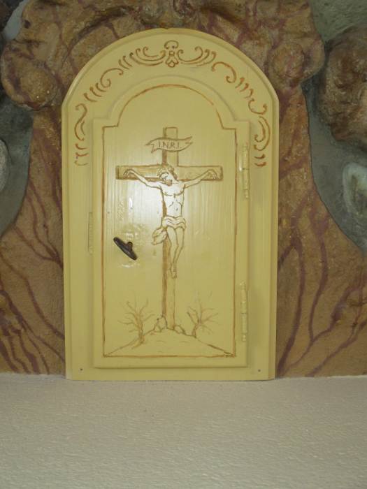24 - rok 2019 - oltár - svätostánok po reštaurovaní, autor: Mgr. Andrea Gregová